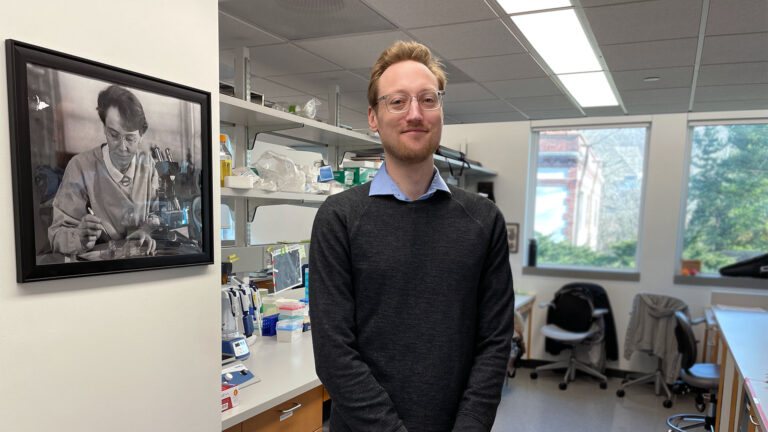 image of Jeremy Borniger in his lab